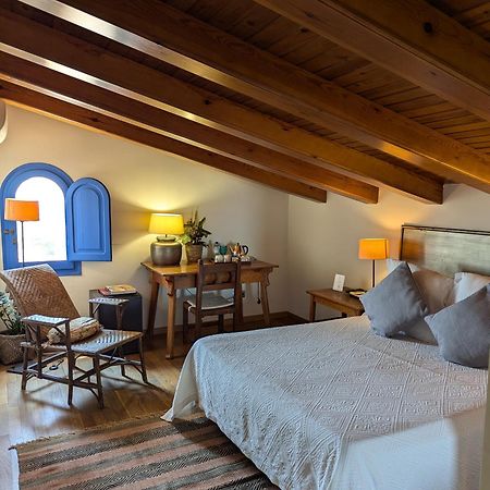 Hostal De La Placa - Hotel Boutique กาบริลส์ ภายนอก รูปภาพ