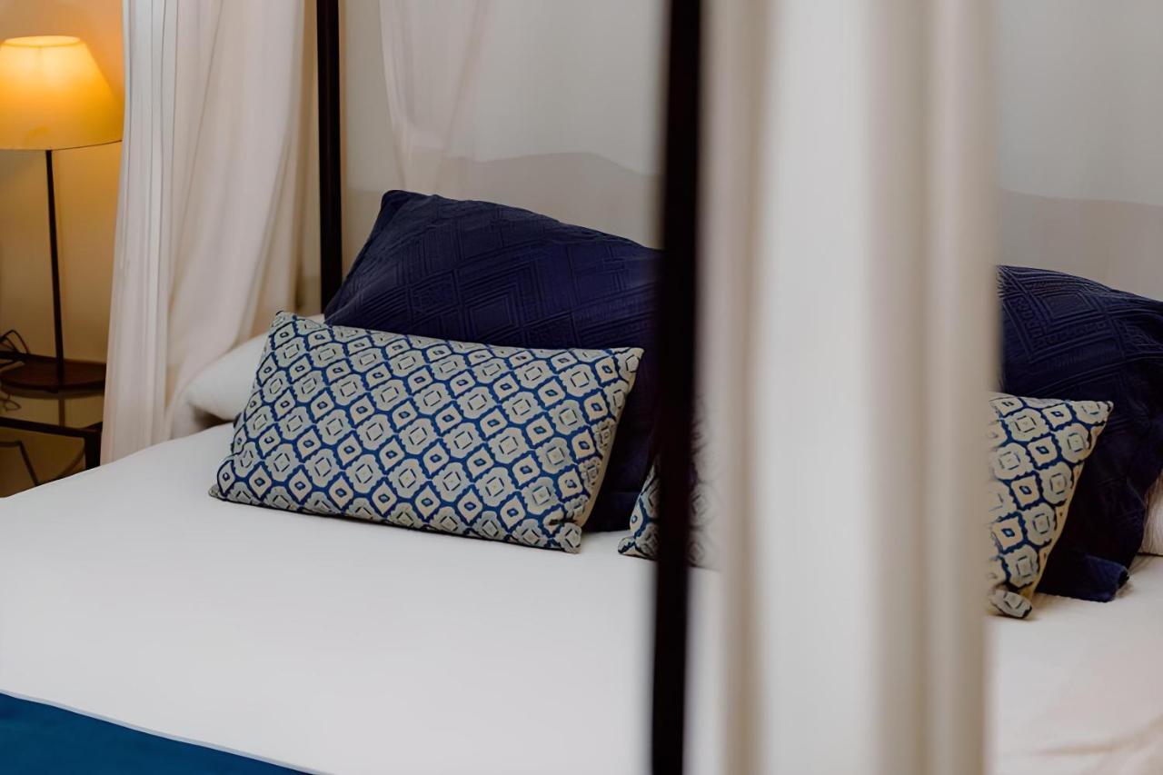 Hostal De La Placa - Hotel Boutique กาบริลส์ ภายนอก รูปภาพ