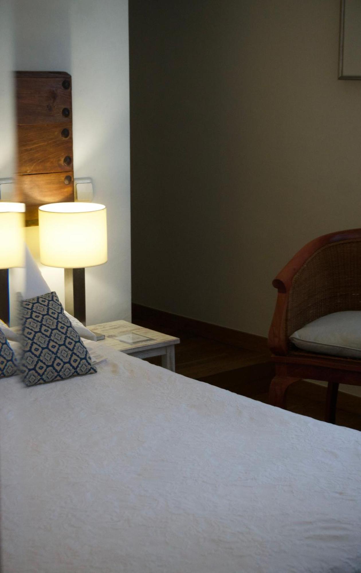Hostal De La Placa - Hotel Boutique กาบริลส์ ภายนอก รูปภาพ