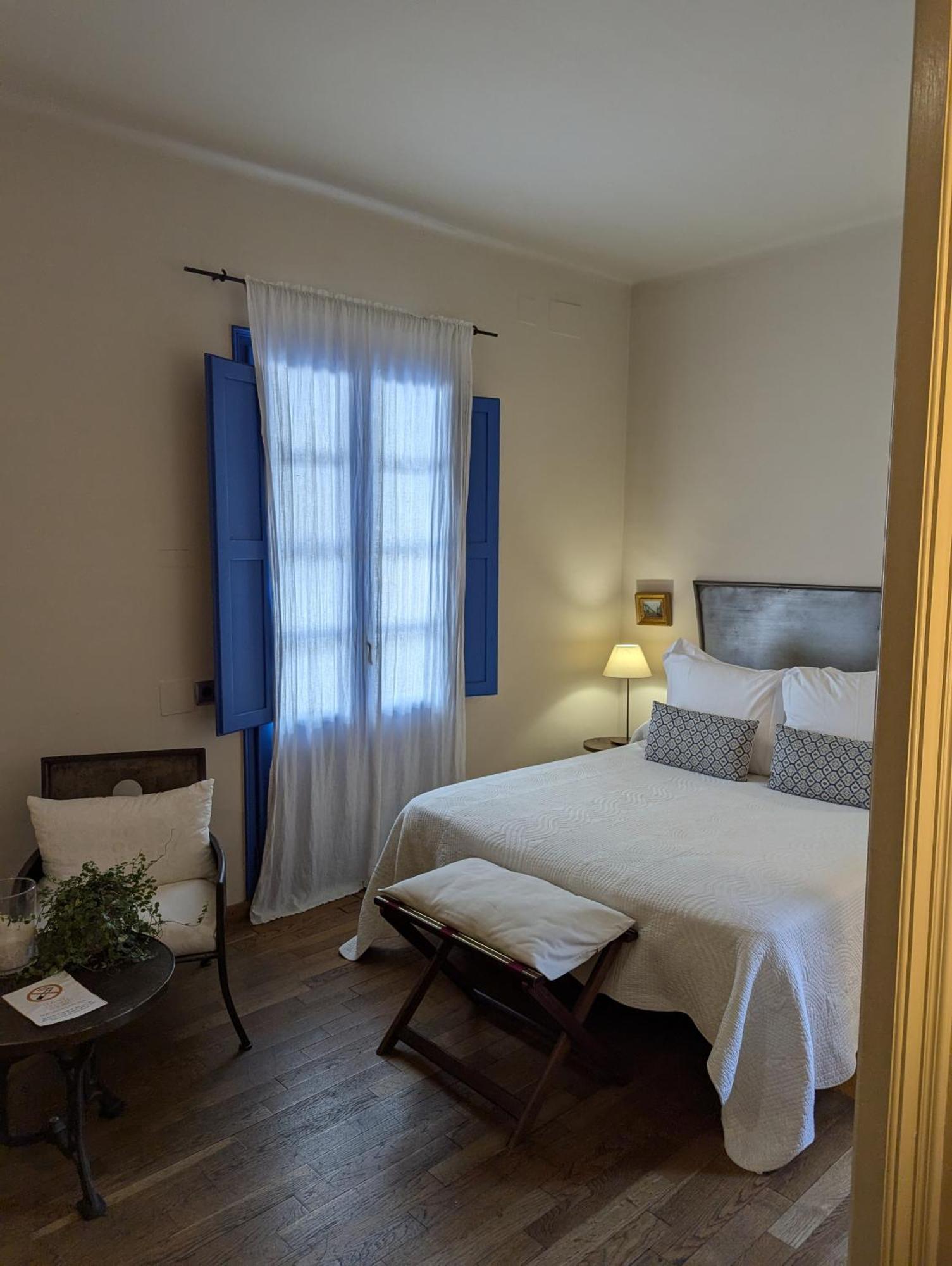 Hostal De La Placa - Hotel Boutique กาบริลส์ ภายนอก รูปภาพ