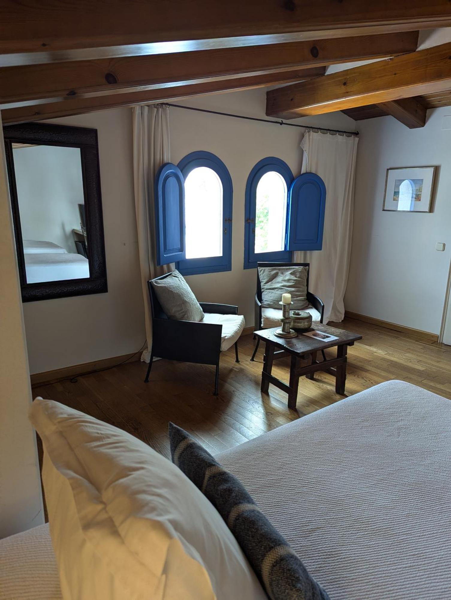 Hostal De La Placa - Hotel Boutique กาบริลส์ ภายนอก รูปภาพ