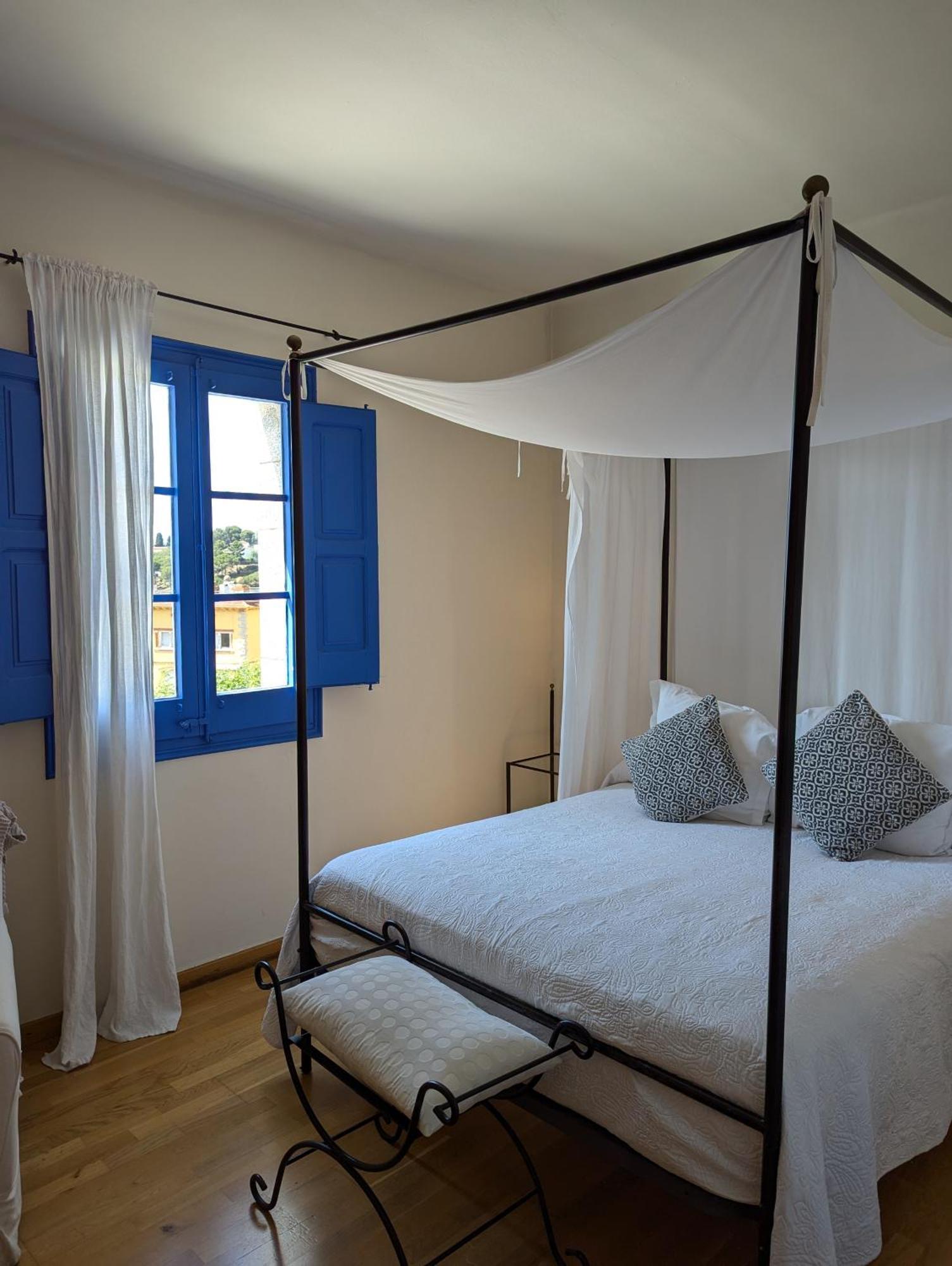 Hostal De La Placa - Hotel Boutique กาบริลส์ ภายนอก รูปภาพ
