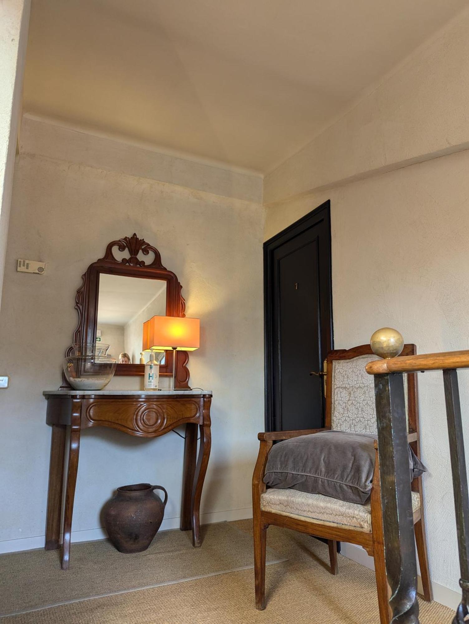 Hostal De La Placa - Hotel Boutique กาบริลส์ ภายนอก รูปภาพ