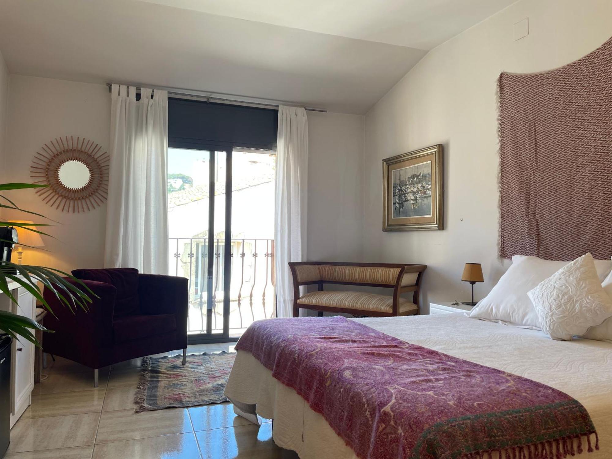 Hostal De La Placa - Hotel Boutique กาบริลส์ ภายนอก รูปภาพ